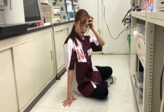 Bí mật dụ dỗ cô đồng nghiệp nóng bỏng gợi cảm